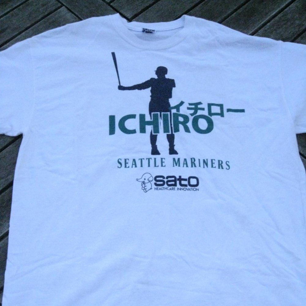 NWOT Rare Ichiro Gildan T-shirt